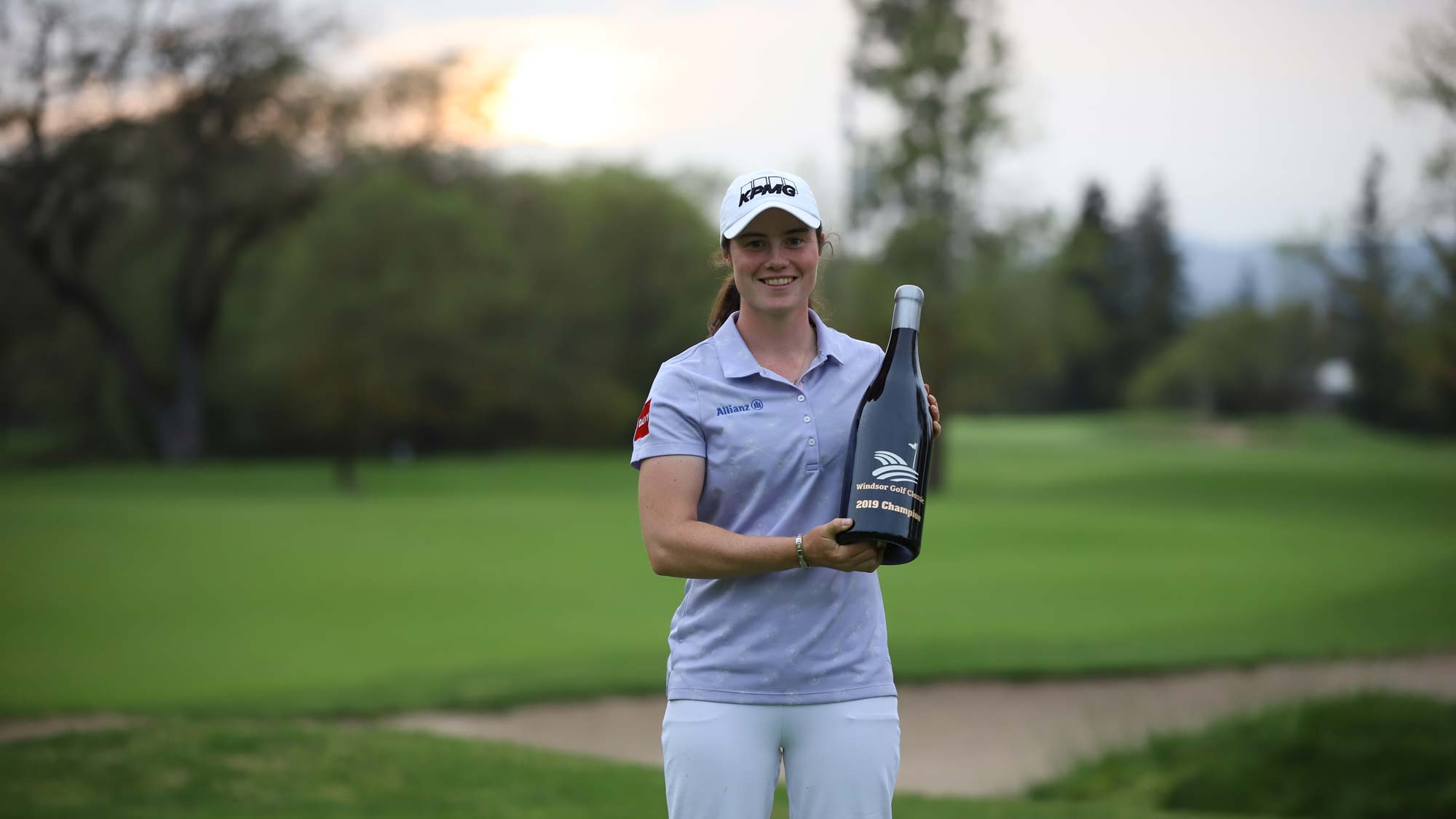 Leona Maguire holds trophy